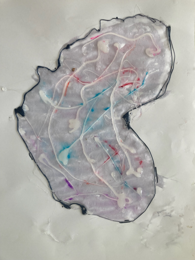 oeuvre plastique mélangeant différents matériaux
